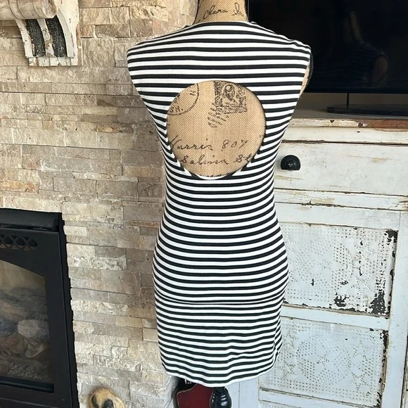 Kate Spade Saturday black and white stripe sleeveless mini dress w back cut out - Picture 7 of 15